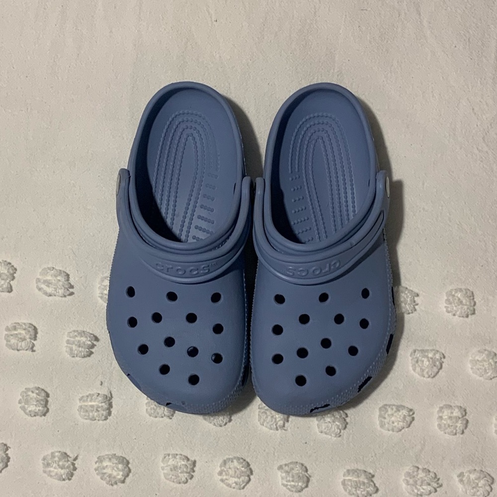 blue crocs